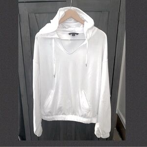 White lightweight Hoodie Zac & Rachel women’s XL